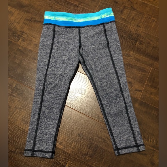Ivivva rhythmic crops, size 6 - Picture 1 of 5